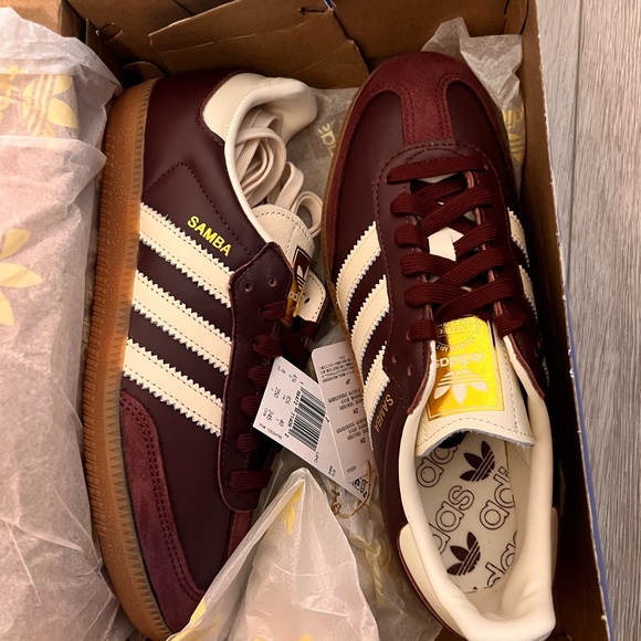 (SOLD) Adidas Samba BNIB women’s 9.5 - Picture 3 of 5